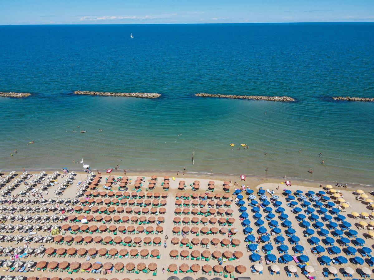 Nautilus Family Hotel Pesaro Exterior photo