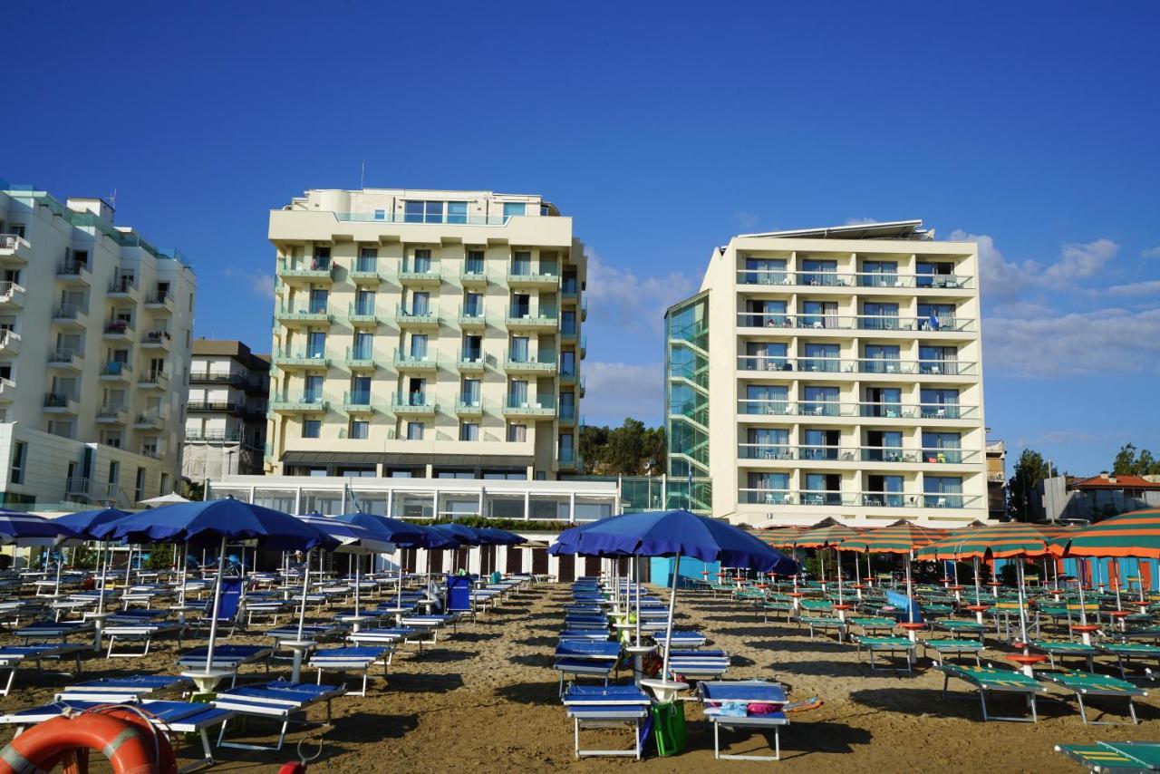 Nautilus Family Hotel Pesaro Exterior photo